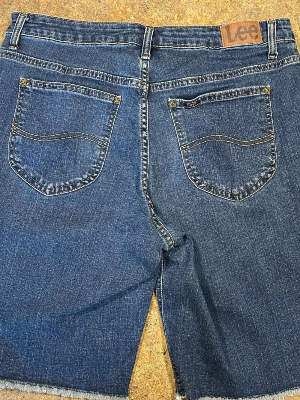 💙 Lee Denim Bermuda Shorts - Classic Fit with Raw Frayed Hem SIZE 16M